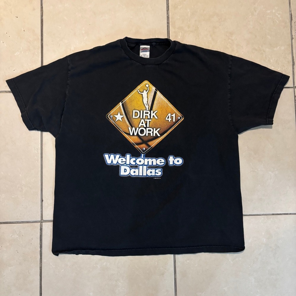 Vintage 2006 Dirk Nowitzki Dallas Mavericks Dirk At Work T-Shirt Black 2XL AAA